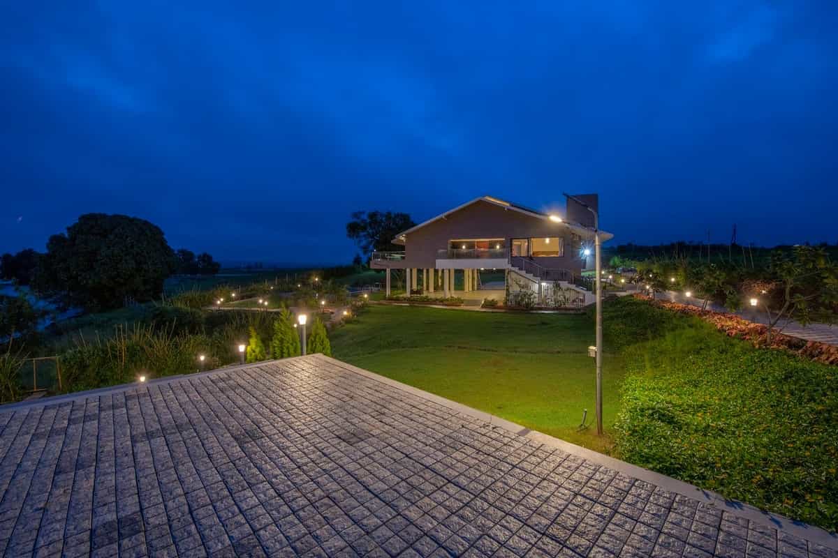 The Arowana Villa Lakefront 1