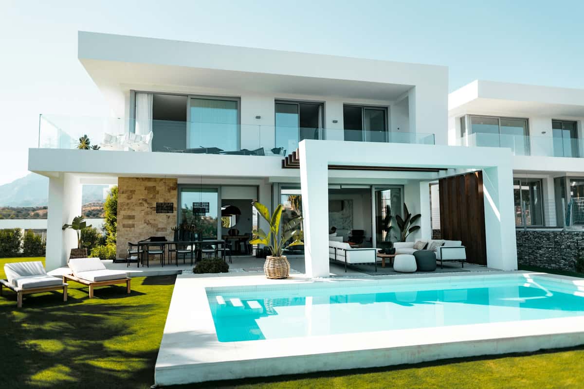 Your Luxury Villa Stay is just a click away